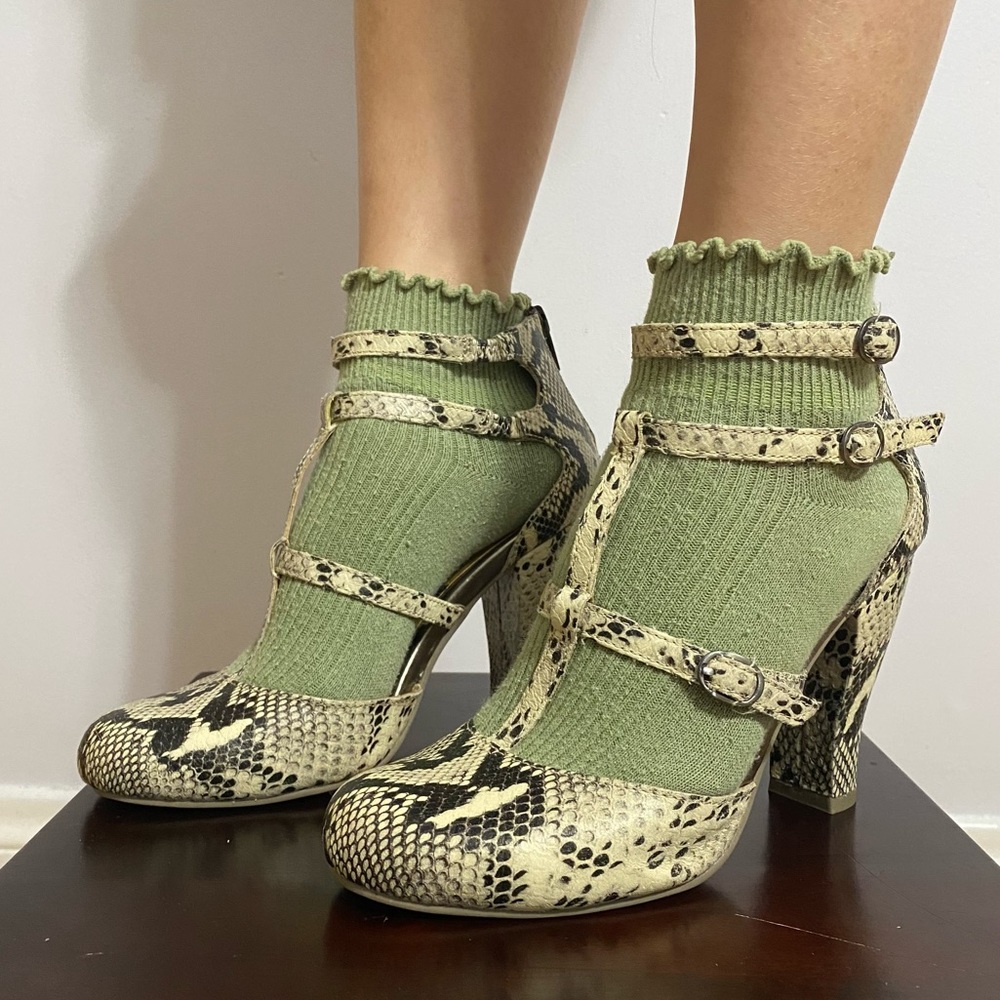seychelles black and cream snakeskin cage block heels
